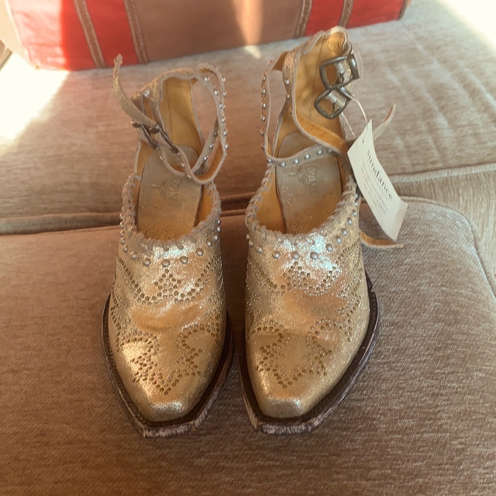 Beautiful pair of Old Gringo shoes. Brand new